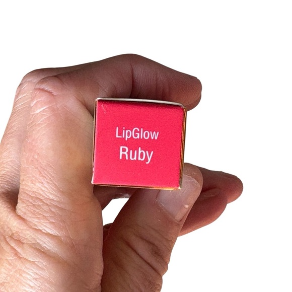 Pixl by Petra Tinted Lip Balm LipGlow Ruby .05 oz NIB NEW - Picture 2 of 4